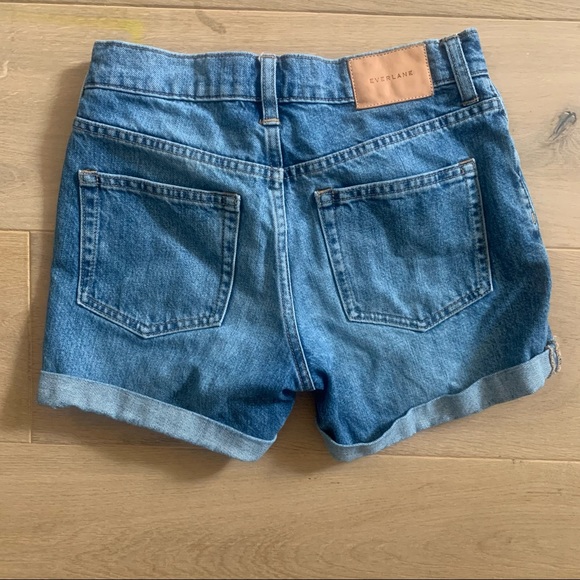 Everlane shorts - Picture 2 of 4